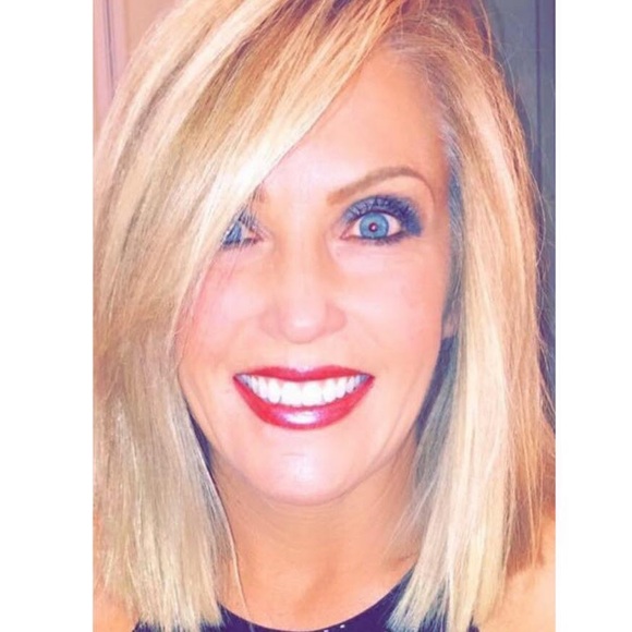 Meet your Posher, Lorea - Picture 1 of 1